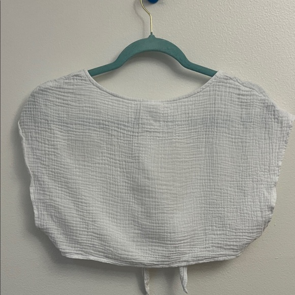Wild Fable WHITE Textured Tie-Front Crop Top - Picture 2 of 4